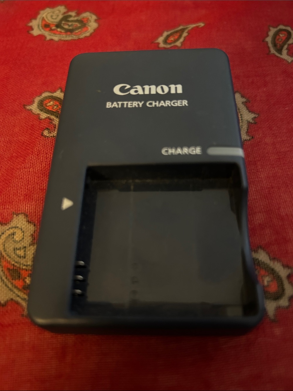 Canon Dark Grey Plug In Battery Charger W/Charge Indicator / In Great Condition